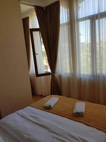 Sunny Tiflisi Hotel 0*, Tbilisi Georgië